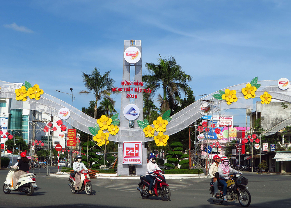 Long Xuyên: Vận động xã hội hóa trang trí đô thị đón Tết