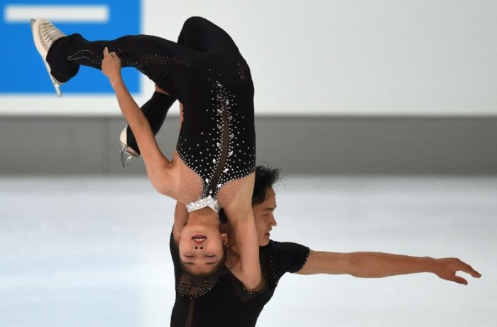 Cặp đôi trượt băng Ryom Tae-ok và Kim Ju-sik nằm trong số 22 VĐV của CHDCND Triều Tiên dự Olympic mùa đông 2018 AFP
