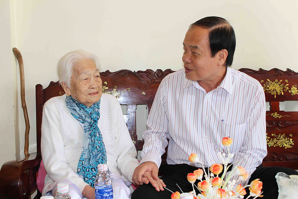 Chủ tịch UBND tỉnh Vương Bình Thạnh thăm và chúc Tết Đảng bộ, chính quyền, Nhân dân TX. Tân Châu