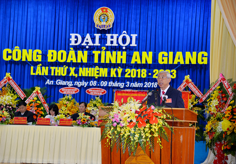  Chủ tịch LĐLĐ tỉnh Nguyễn Thiện Phú phát biểu bế mạc đại hội