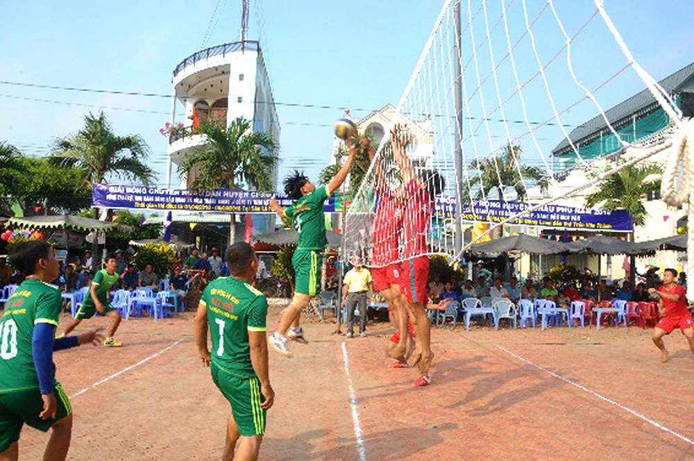 Sôi động một sân chơi