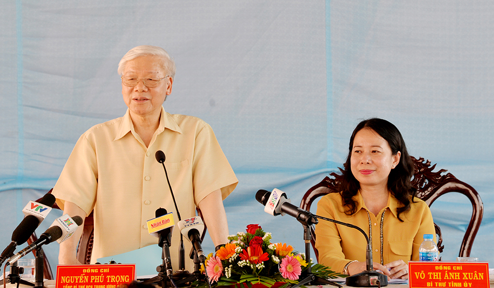 Tổng Bí thư Nguyễn Phú Trọng phát biểu tại buổi làm việc ở xã Mỹ Phú