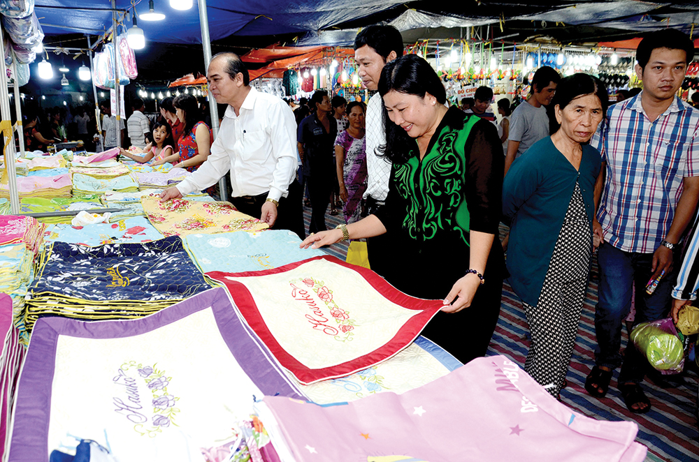 Từ đầu năm đến nay, doanh số toàn ngành thương mại - dịch vụ trên địa bàn huyện An Phú đạt 6.490 tỷ, tăng 9,07% so cùng kỳ.