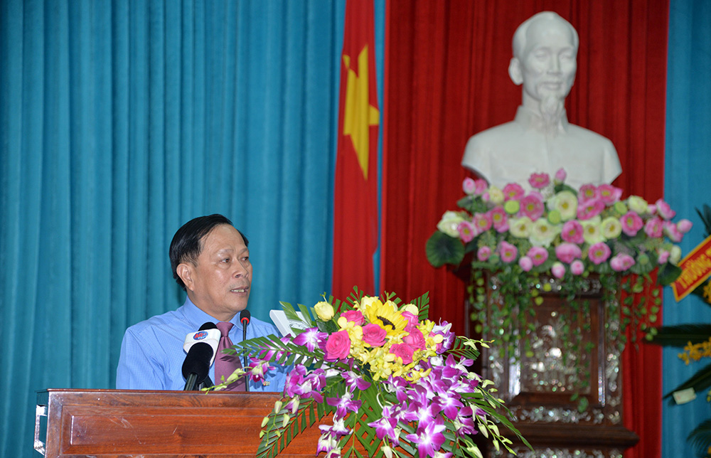 Ông Tân Văn Ngữ, Giám đốc Đài Phát thanh – Truyền hình An Giang, Chủ tịch Hội Nhà báo Việt Nam tỉnh phát biểu ôn lại truyền thống