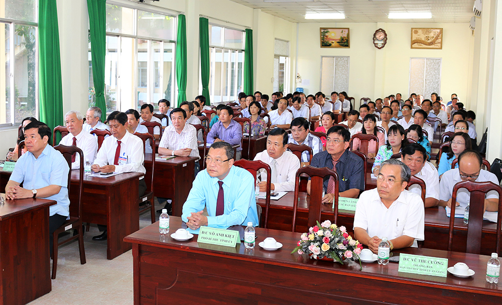 Khai giảng lớp bồi dưỡng cán bộ dự nguồn Ban Chấp hành Đảng bộ tỉnh (nhiệm kỳ 2020-2025)