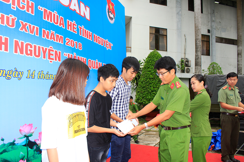 Đoàn Thanh niên Công an tỉnh tổ chức nhiều hoạt động ra quân Chiến dịch Mùa hè tình nguyện