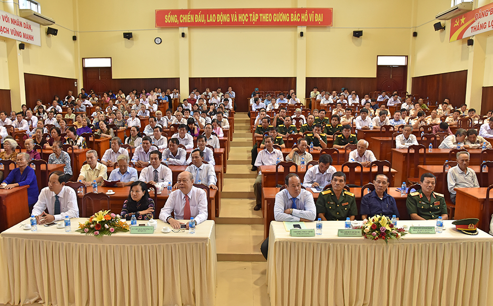 Truy tặng danh hiệu Anh hùng lực lượng vũ trang nhân dân cho liệt sĩ Đào Hữu Cảnh và Lê Văn Chu