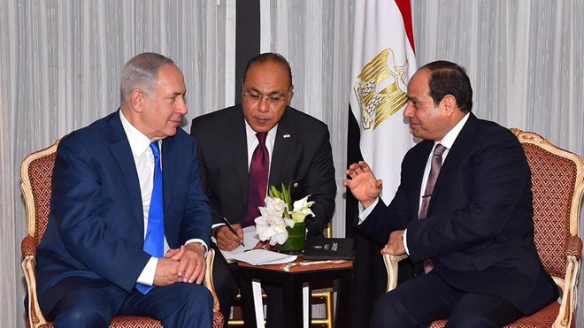 Thủ tướng Israel Benjamin Netanyahu và Tổng thống Ai Cập Abdel-Fattah el-Sisi trong một cuộc gặp chính thức. (Nguồn: Reuters)