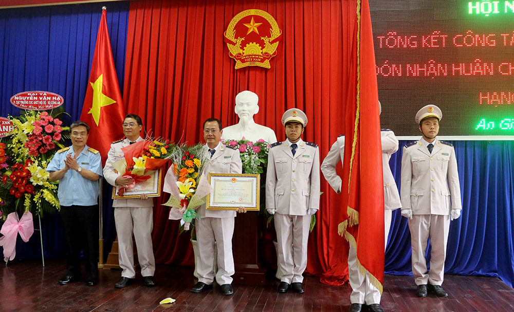Cục Hải quan An Giang phát huy truyền thống, nỗ lực thực hiện thắng lợi nhiệm vụ được giao và nhận nhiều phần thưởng cao quý