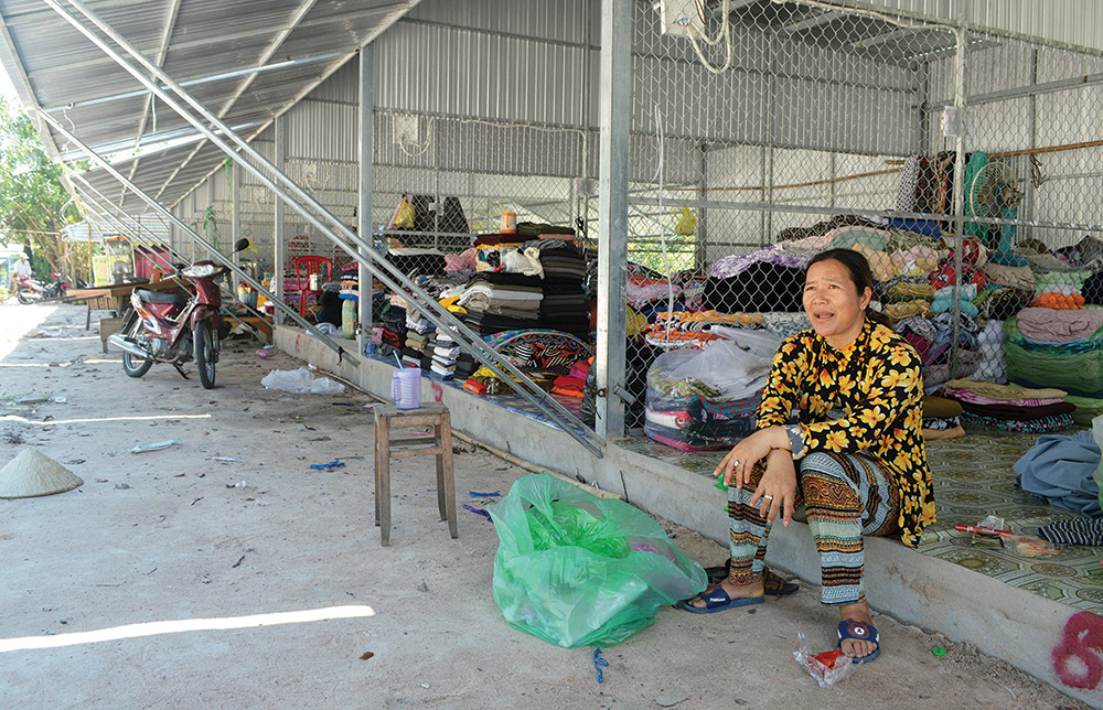 Các hộ kinh doanh đã vào buôn bán ở kios để đảm bảo mỹ quan và an ninh trật tự cho khuôn viên chùa Phật Thới Sơn