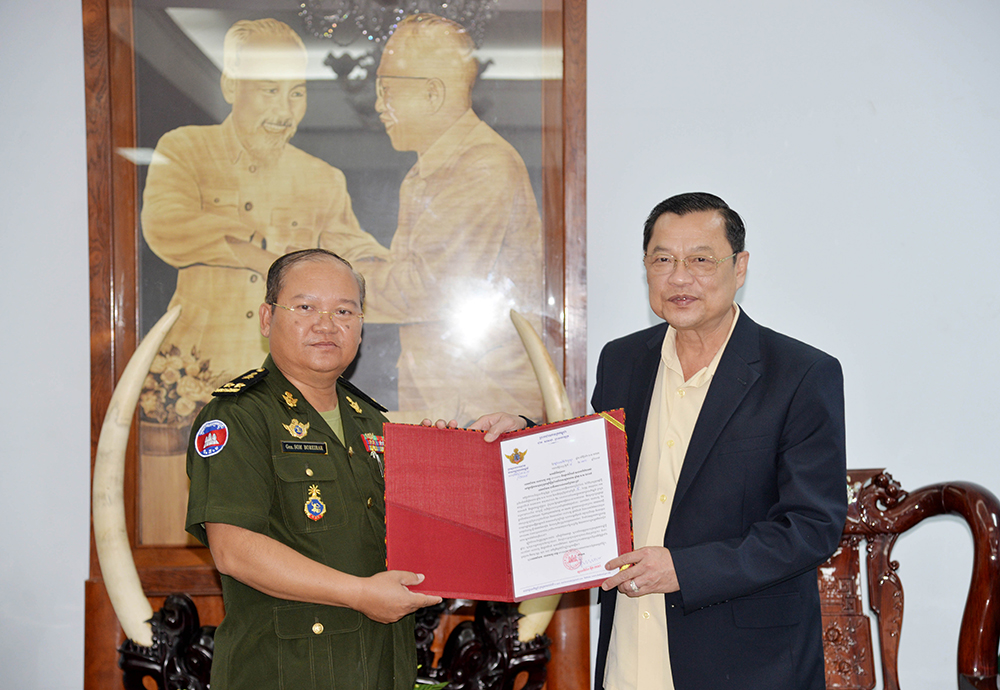 Cục Phát triển - Bộ Quốc phòng Vương quốc Campuchia: Thăm và chúc Tết Tỉnh ủy