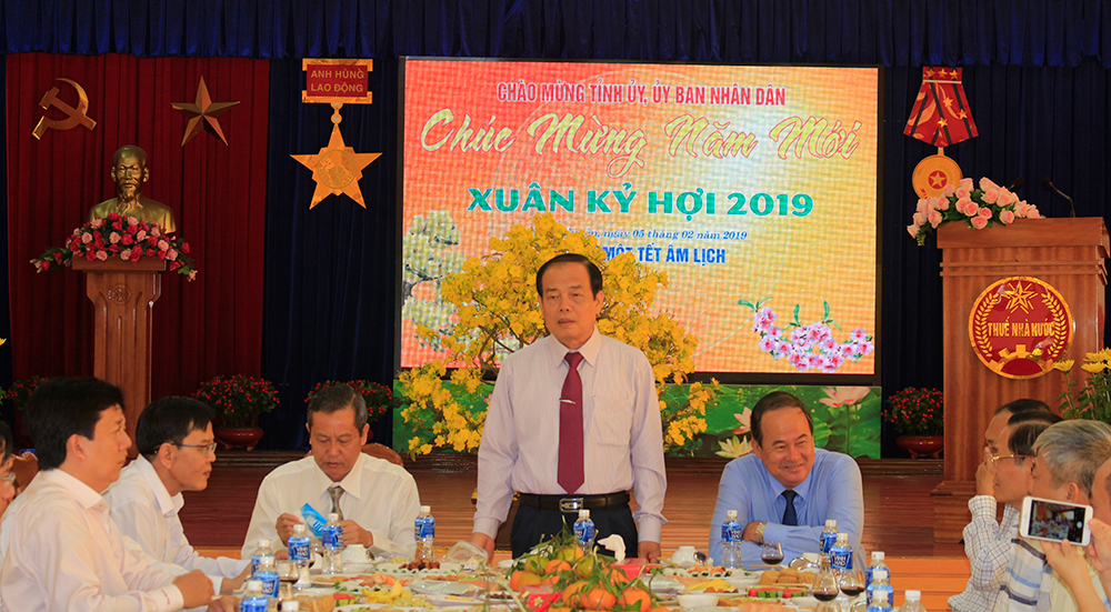 Chủ tịch UBND tỉnh Vương Bình Thạnh chúc Tết ngành tài chính