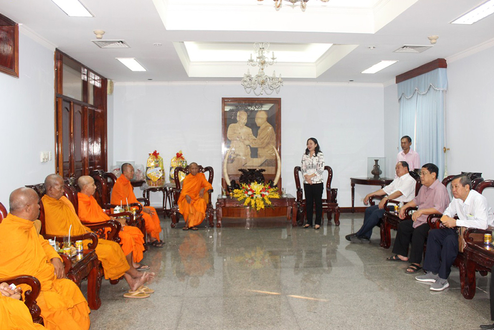 Đoàn chức sắc Phật giáo Nam Tông Khmer thăm lãnh đạo tỉnh nhân Tết Chol Chnam Thmay