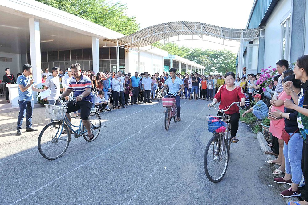 300 công nhân Công ty Cổ phần Xuất nhập khẩu thủy sản An Mỹ được khám bệnh, tư vấn và cấp thuốc miễn phí