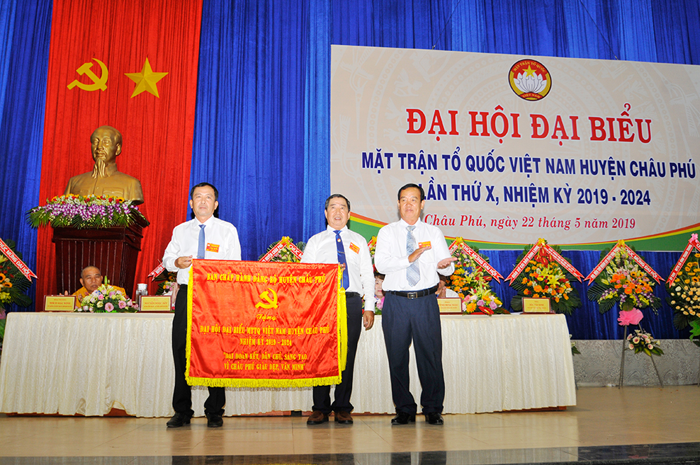 61 vị tham gia Ban Chấp hành UBMTTQ Việt Nam huyện Châu Phú, nhiệm kỳ 2019-2024