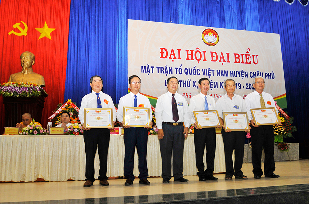 61 vị tham gia Ban Chấp hành UBMTTQ Việt Nam huyện Châu Phú, nhiệm kỳ 2019-2024