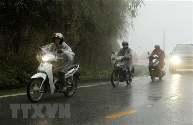 Chiều tối và đêm 17-6, mưa và dông bao trùm các khu vực trên cả nước