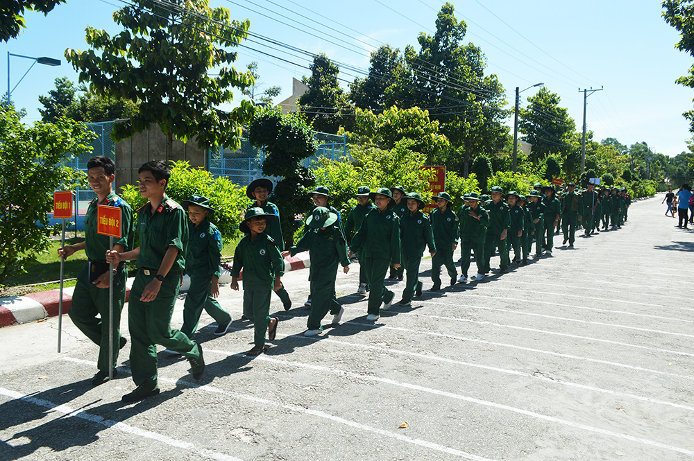 Tổ chức lớp Bộ binh Chương trình “Học kỳ trong Quân đội” năm 2019