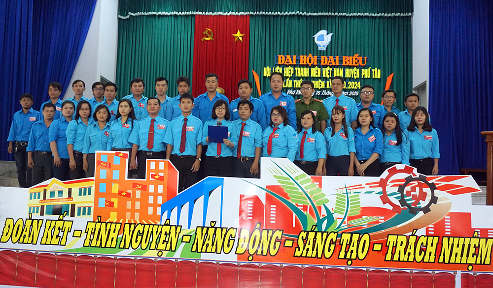 Đại hội đại biểu Hội Liên hiệp Thanh niên huyện Phú Tân lần thứ VI