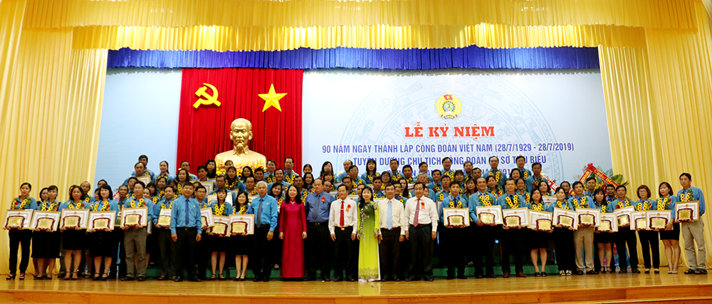 Liên đoàn Lao động tỉnh tổ chức Lễ kỷ niệm 90 năm ngày thành lập Công đoàn Việt Nam