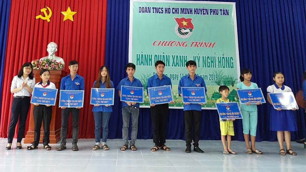 Sôi nổi chuỗi hoạt động “Hành quân xanh” và “Kỳ nghỉ hồng” tại Phú Tân