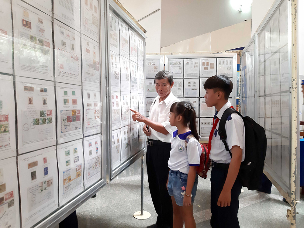 Khai mạc triển lãm tem bưu chính học sinh - sinh viên năm 2019
