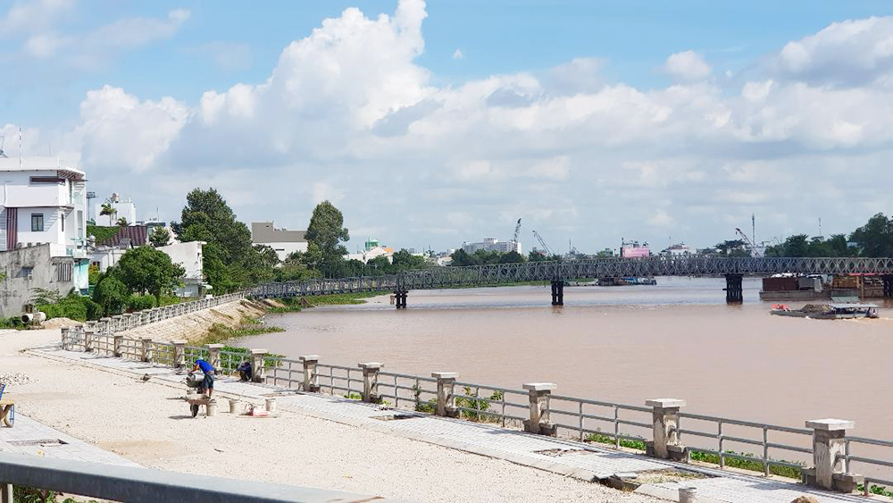 Cầu tạm Nguyễn Thái Học sắp được đưa vào sử dụng