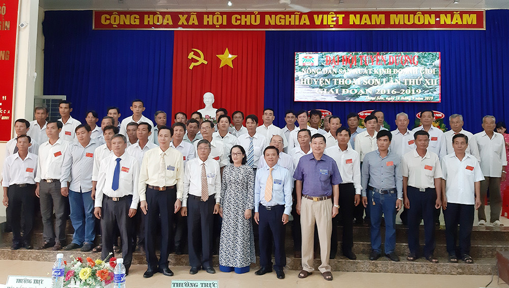 Đại hội Tuyên dương nông dân sản xuất - kinh doanh giỏi Thoại Sơn, giai đoạn 2016 - 2019