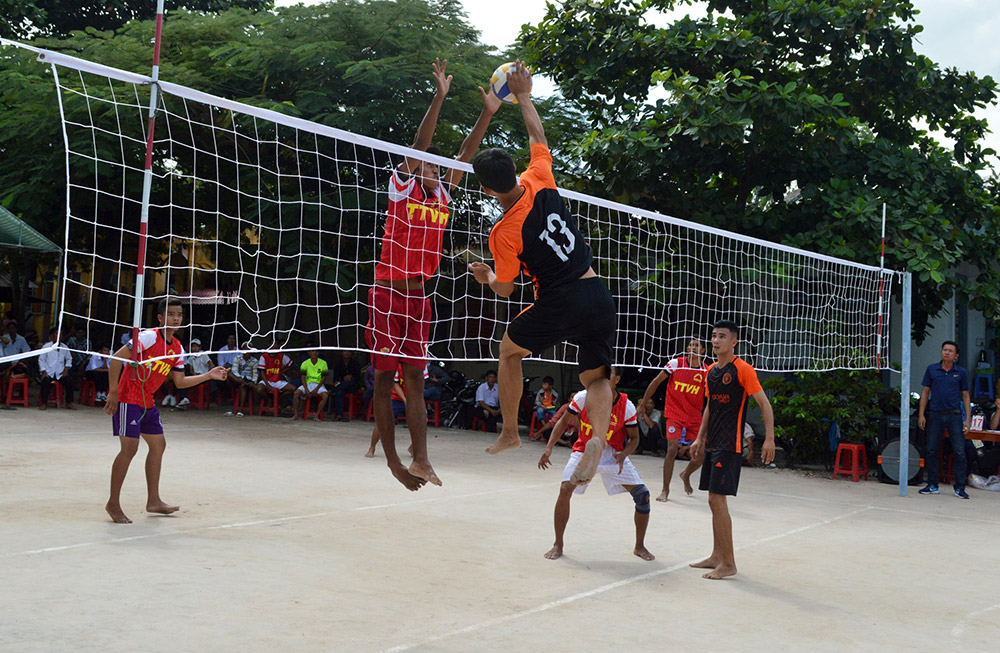 Đồng bào dân tộc thiểu số Khmer đặc biệt yêu thích bóng chuyền