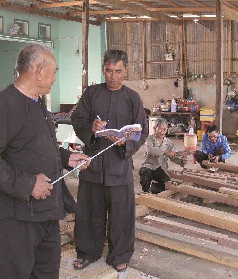 Hết lòng vì người nghèo