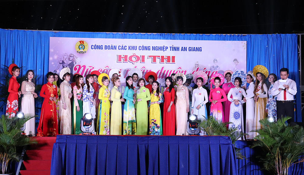 Thí sinh Trần Thị Bảo Trang đoạt giải nhất Hội thi “Nữ công nhân duyên dáng”