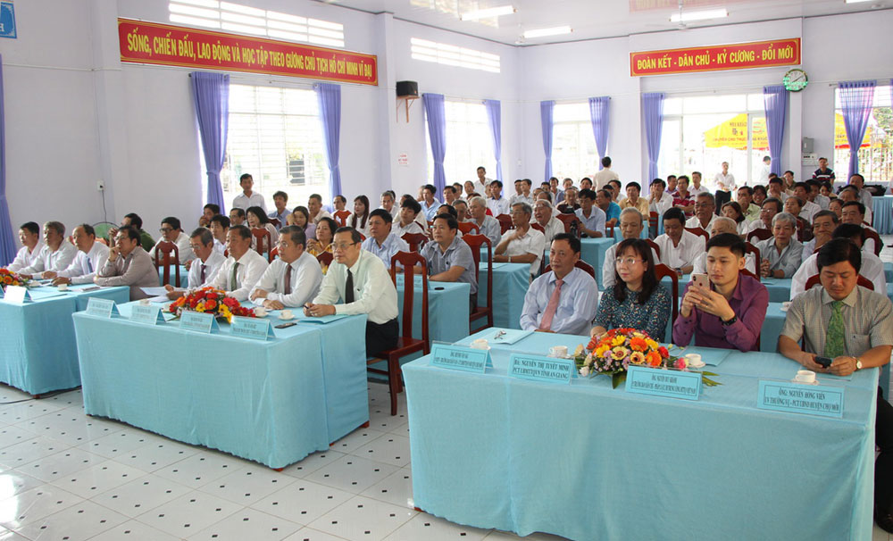 Chủ nhiệm Ủy ban Đối ngoại của Quốc hội Nguyễn Văn Giàu dự Ngày hội Đại đoàn kết ở xã Mỹ Hiệp