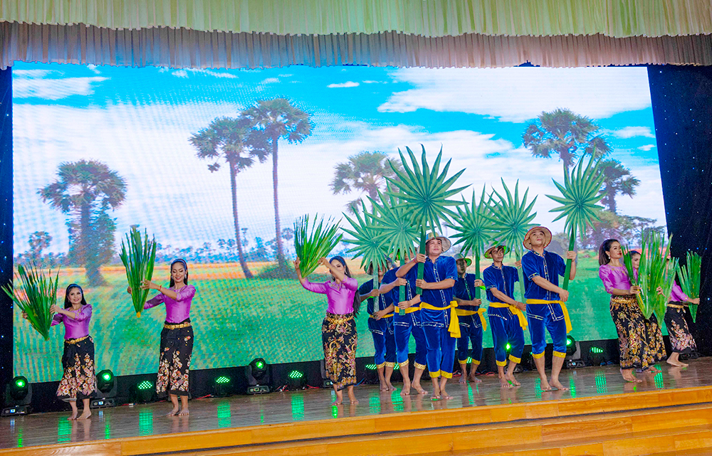 Đoàn nghệ thuật quốc gia Campuchia biểu diễn tại An Giang