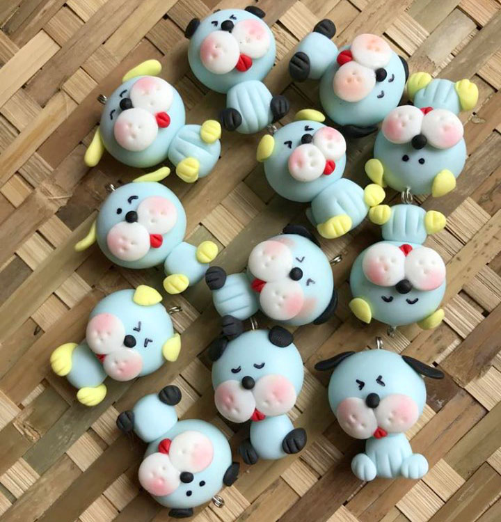 Cô gái trẻ mê đất sét