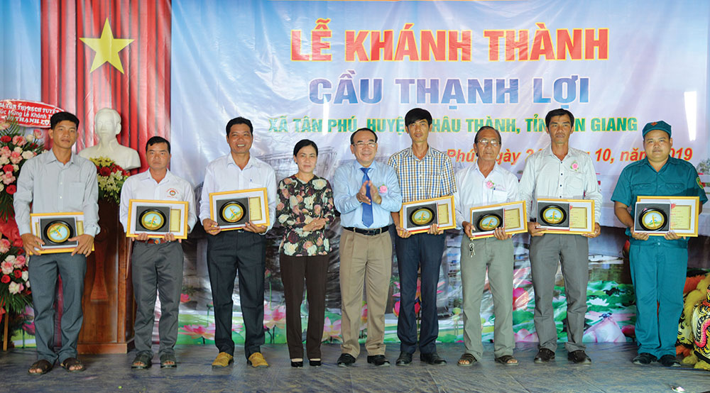 Những cây cầu nối nhịp bờ vui