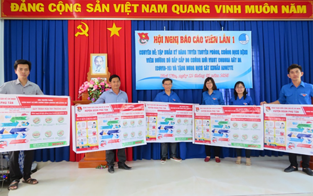 Huyện đoàn Phú Tân tổ chức hội nghị báo cáo viên và tuyên truyền phòng, chống dịch Covid-19