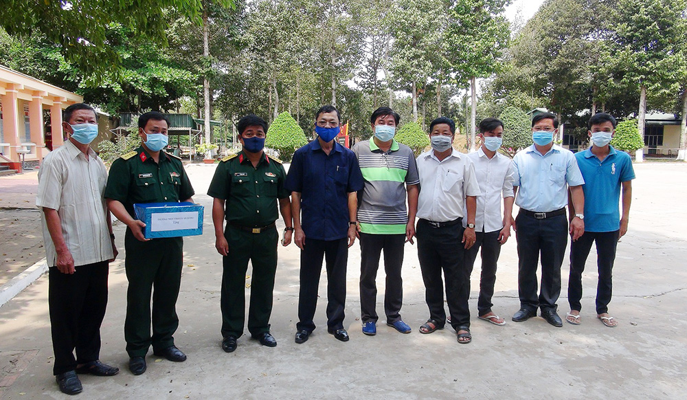Phó Bí thư Thường trực Tỉnh ủy An Giang Võ Anh Kiệt thăm các đơn vị tuyến đầu phòng, chống dịch bệnh Covid-19 tại TX. Tân Châu