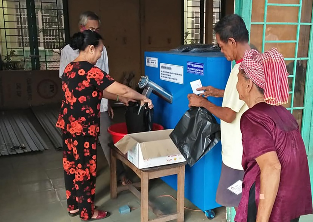 Phú Tân khai trương máy “ATM gạo” tại xã Long Hòa