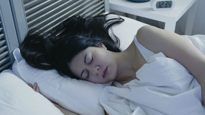 Điều gì xảy ra khi bạn đi ngủ lúc bụng đói?
