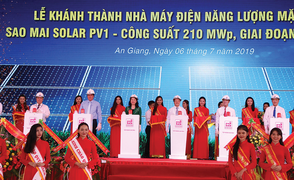 Cơ cấu lại ngành dịch vụ để phát triển nhanh, bền vững
