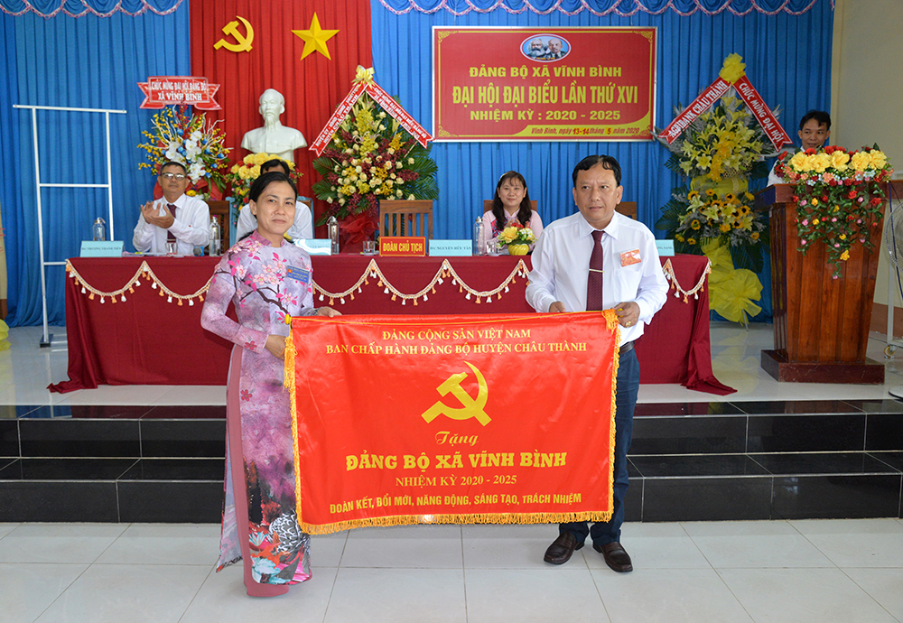 Đại hội đại biểu Đảng bộ xã Vĩnh Bình lần thứ XVI (nhiệm kỳ 2020-2025): Đồng chí Nguyễn Hữu Tân tái đắc cử Bí thư Đảng ủy xã Vĩnh Bình