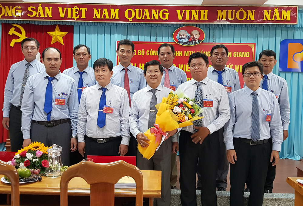 Ông Hồng Phong tái đắc cử Bí thư Đảng ủy Công ty TNHH MTV Xăng dầu An Giang
