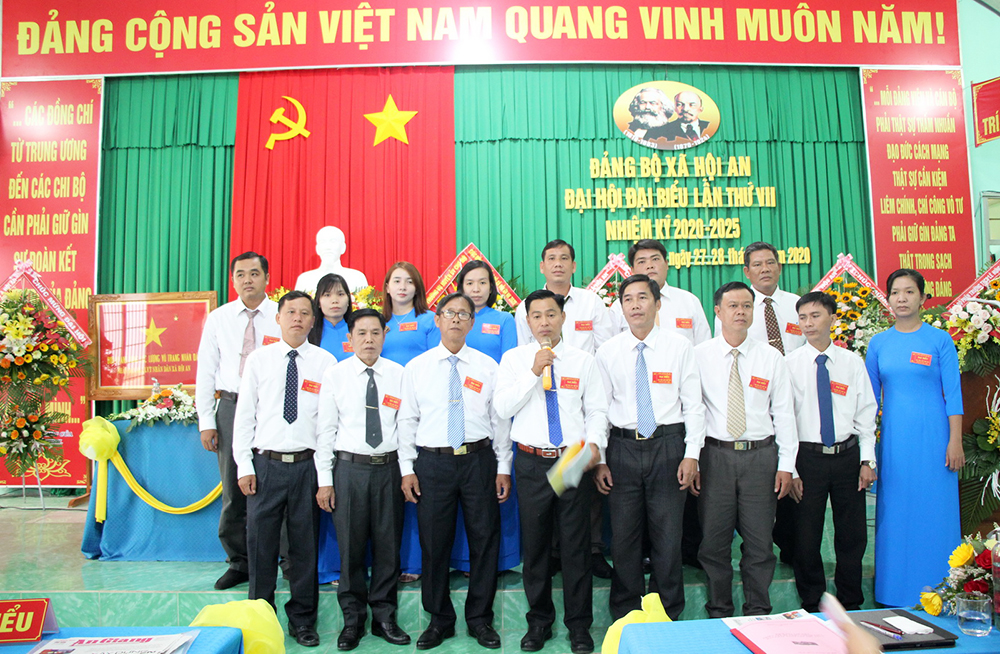 Đồng chí Bùi Minh Trí tái đắc cử Bí thư Đảng ủy xã Hội An