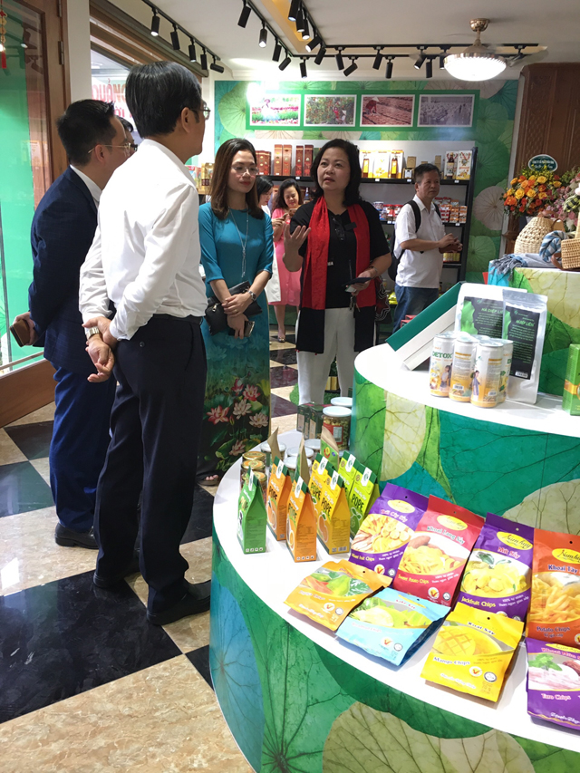 Ra mắt Trung tâm Giới thiệu Trưng bày Đặc sản và Du lịch Đồng Tháp
