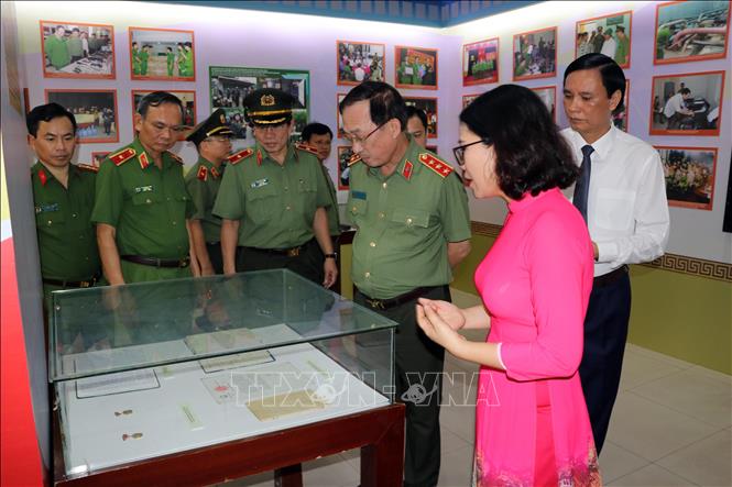 Khai mạc Triển lãm '75 năm Công an nhân dân - vì nước quên thân, vì dân phục vụ'
