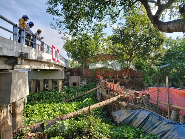 Bến Tre: Hiệu quả từ đập tạm ngăn mặn ở Chợ Lách