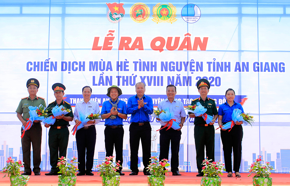 Ra quân Chiến dịch “Mùa hè tình nguyện” tỉnh An Giang lần thứ XVIII năm 2020