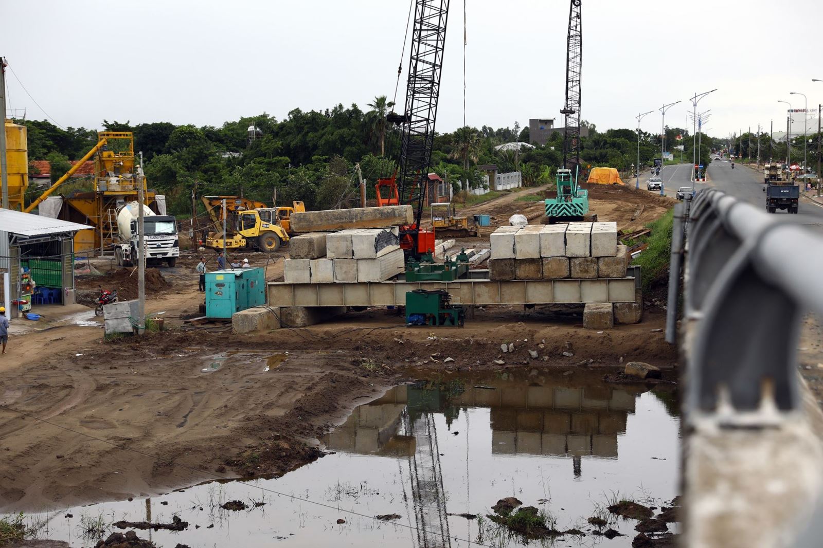 Tăng tốc thảm nhựa tuyến Quản Lộ-Phụng Hiệp, rút ngắn 50 km đường xuyên miền Tây