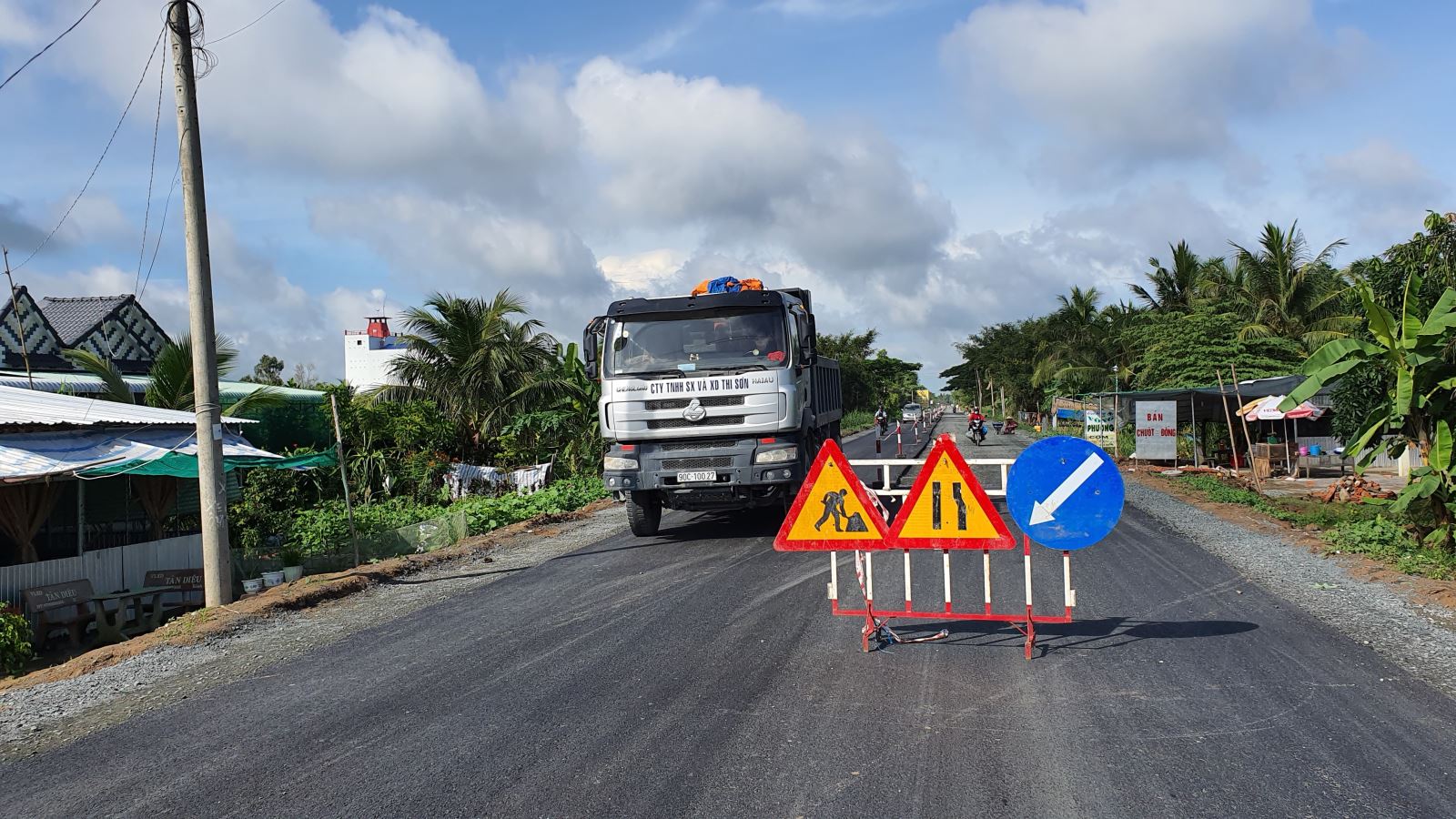 Tăng tốc thảm nhựa tuyến Quản Lộ-Phụng Hiệp, rút ngắn 50 km đường xuyên miền Tây