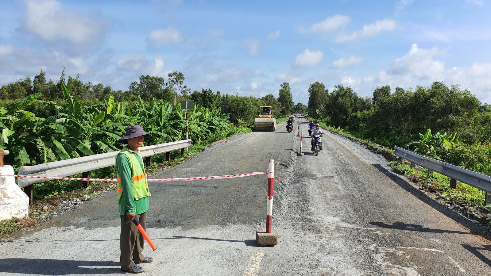 Tăng tốc thảm nhựa tuyến Quản Lộ-Phụng Hiệp, rút ngắn 50 km đường xuyên miền Tây